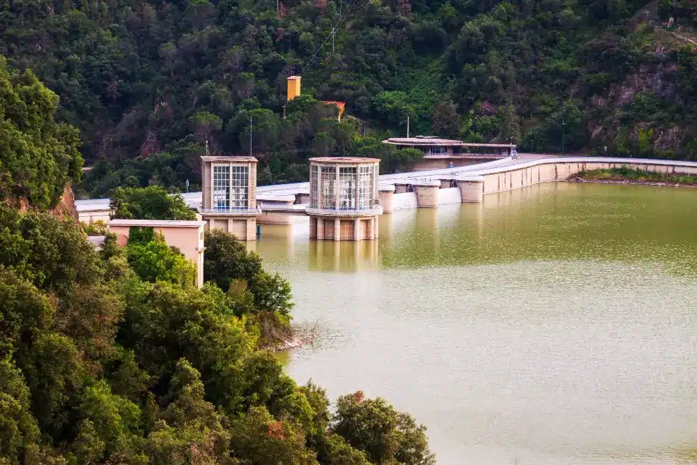 Speicherkraftwerk am Stausee