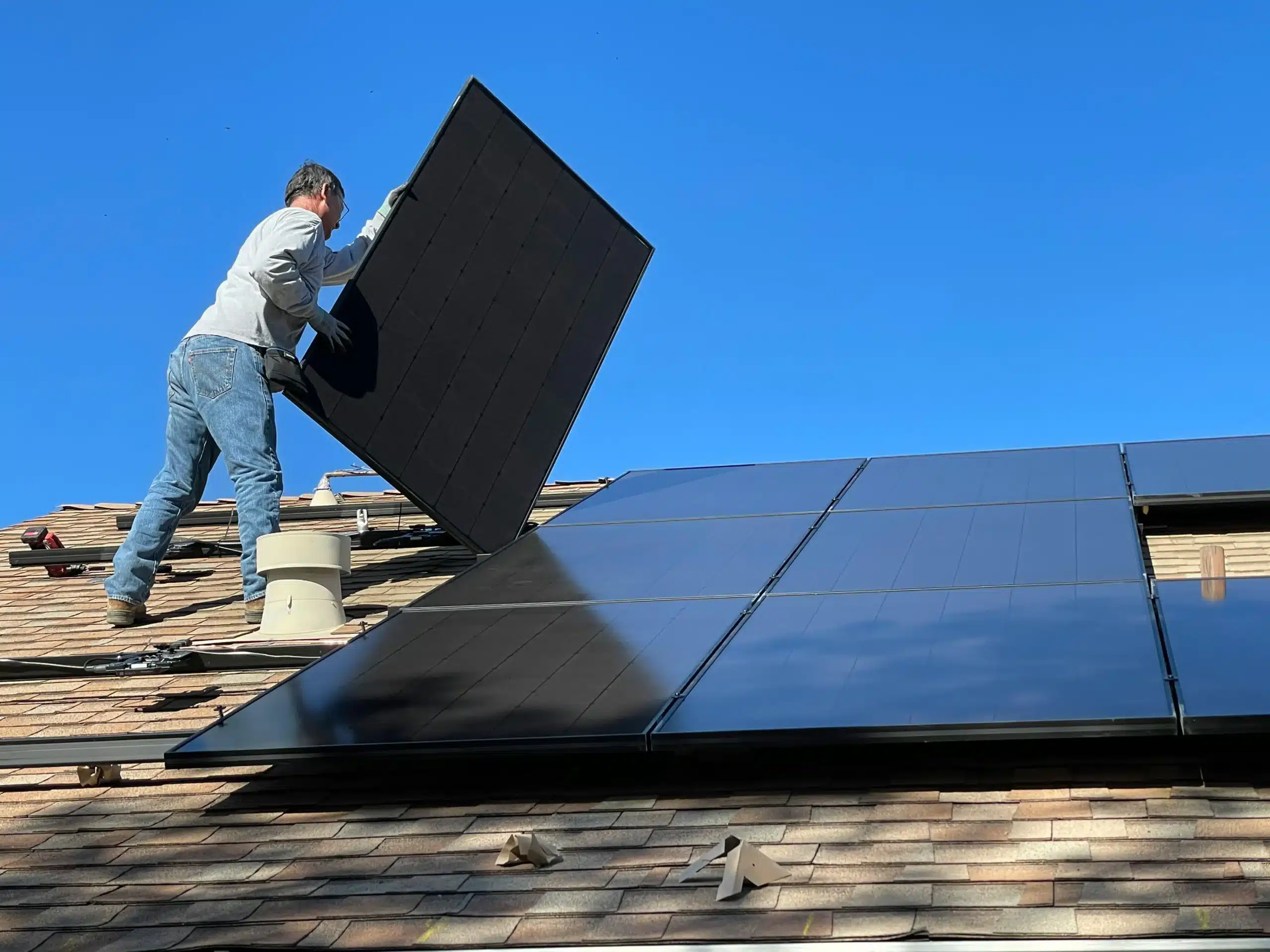 Lohnt sich ein Photovoltaikspeicher für jeden Haushalt? (Foto: Pexels)