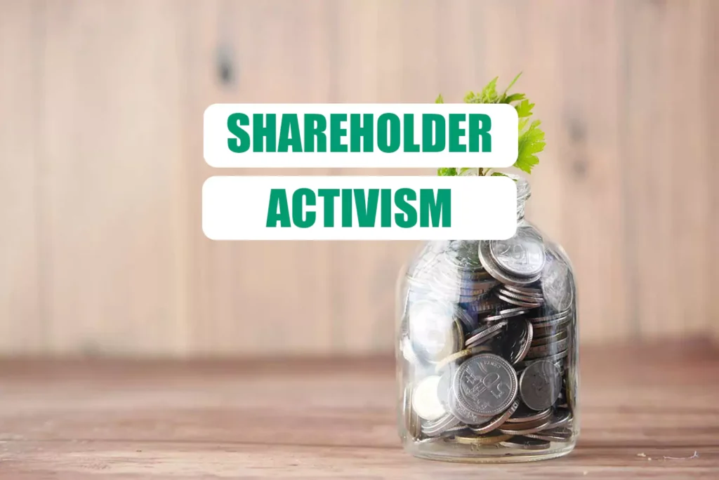 geld mit glas und pflanzen mit der aufschrift shareholder activism