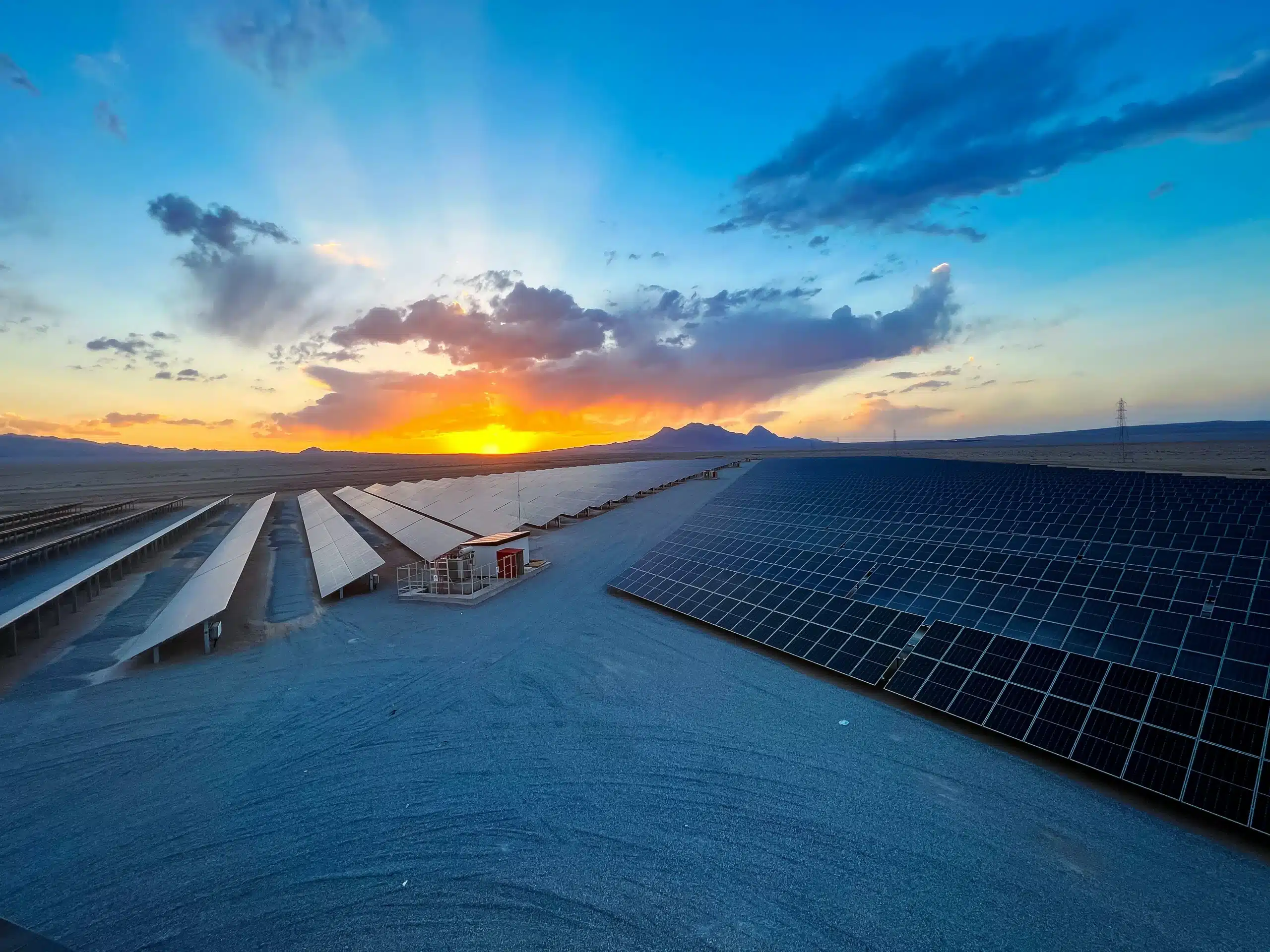 Was ist Ökostrom? Solar- und andere erneuerbare Energien können grünen Strom erzeugen. (Foto: Dad hotel/Unsplash)