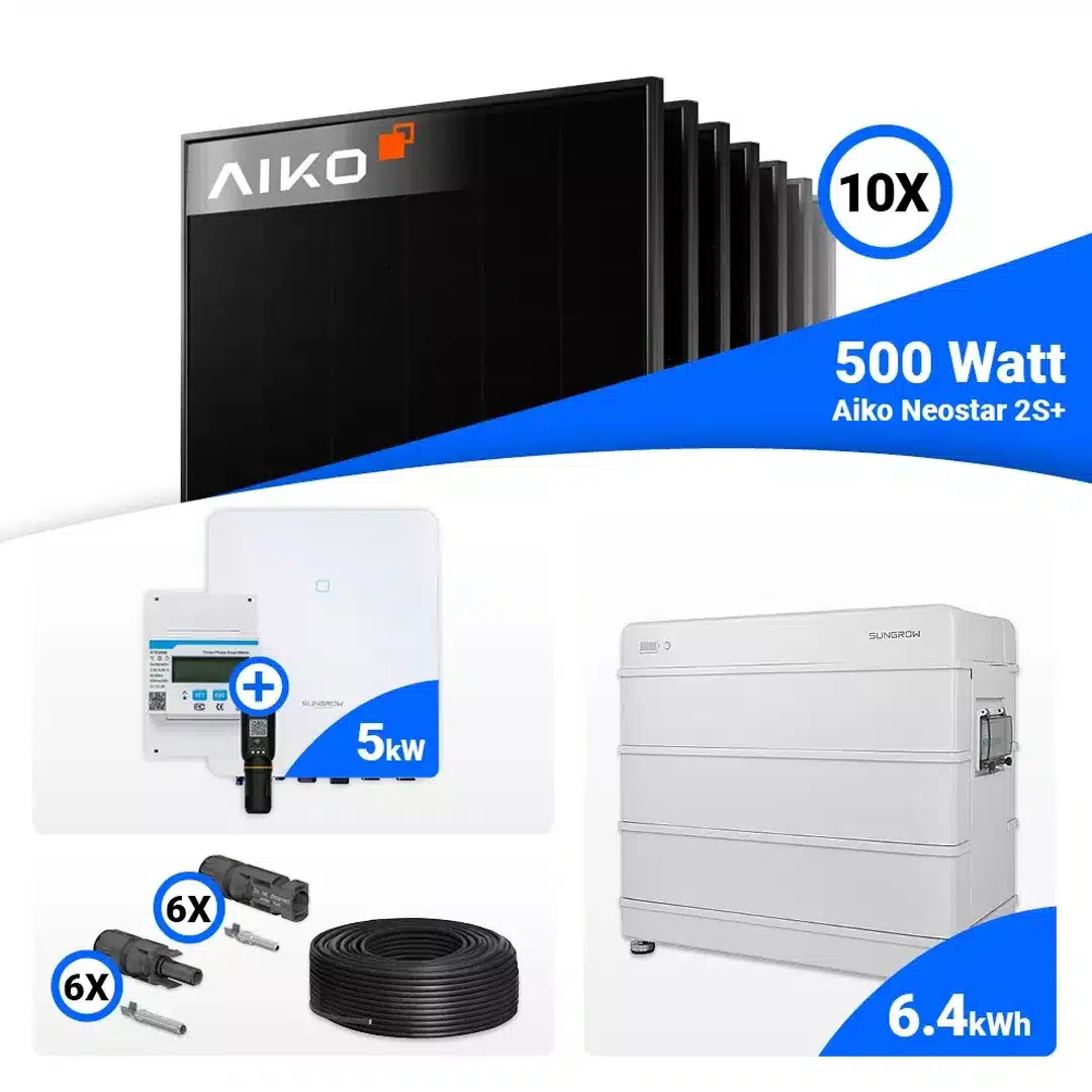 Ein Solarstrom-Kit mit zehn 500-Watt-Aiko Neostar 2S+-Paneelen, einem 5-kW-Wechselrichter, Kabeln, Steckern und einer 6,4-kWh-SunGrow-Batterie, alles vor einem weißen Hintergrund.